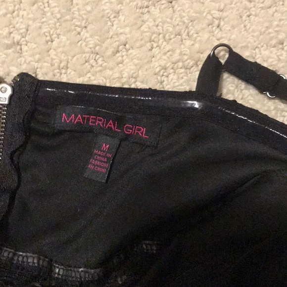 Black dress (Material Girl) - Picture 3 of 3